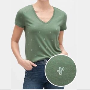 Green Cactus Print Tee 🌵